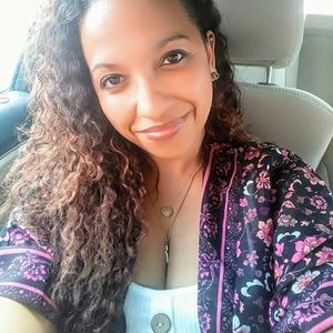 Meet your Posher, Adrianne